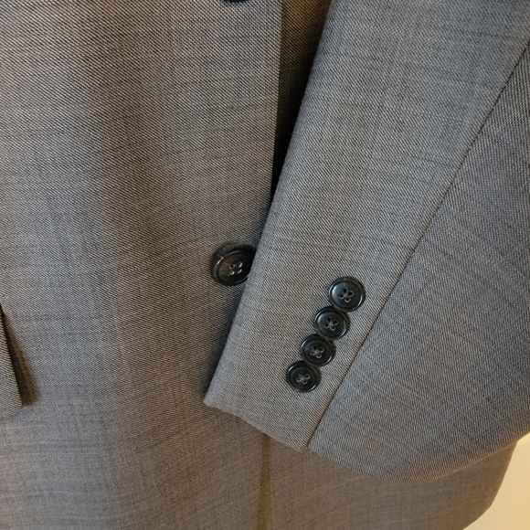 Jos A Bank Tailored Suit Mens Grey 100% Wool 42R 38W X 29.5L Double Vent Flat - Picture 3 of 14
